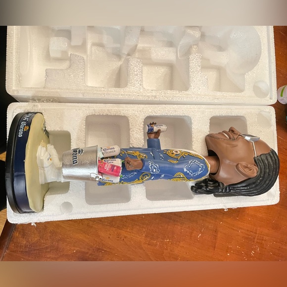 SNOOP DOGG CORONA GIANT 18” LIMITED EDITION BOBBLE HEAD - Picture 3 of 3